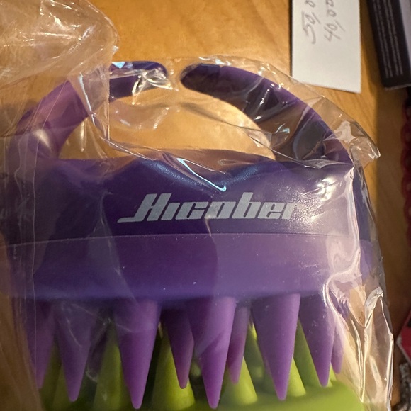 Hair and Scalp shampoo brushes (2)NWT in package - Picture 3 of 8